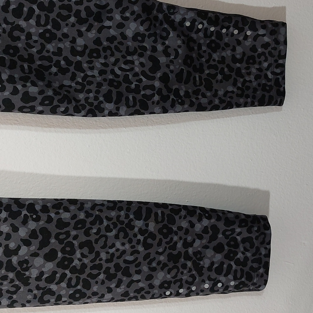 🟢 (PHIL) NIKE Dri-Fit Animal Print Athletic Active Cropped Leggings - Picture 6 of 13
